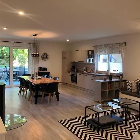 Am Waldesrand Lägenhet *